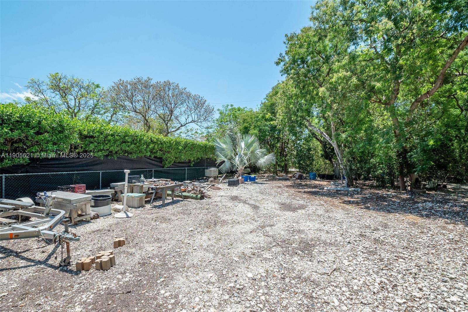 See details / sq. ft. $ 2025-10-30 0 Photo