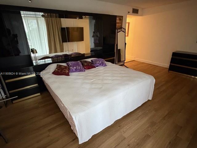 See details 301 2 / 2 1502 sq. ft. $ 2025-10-30 0 Photo