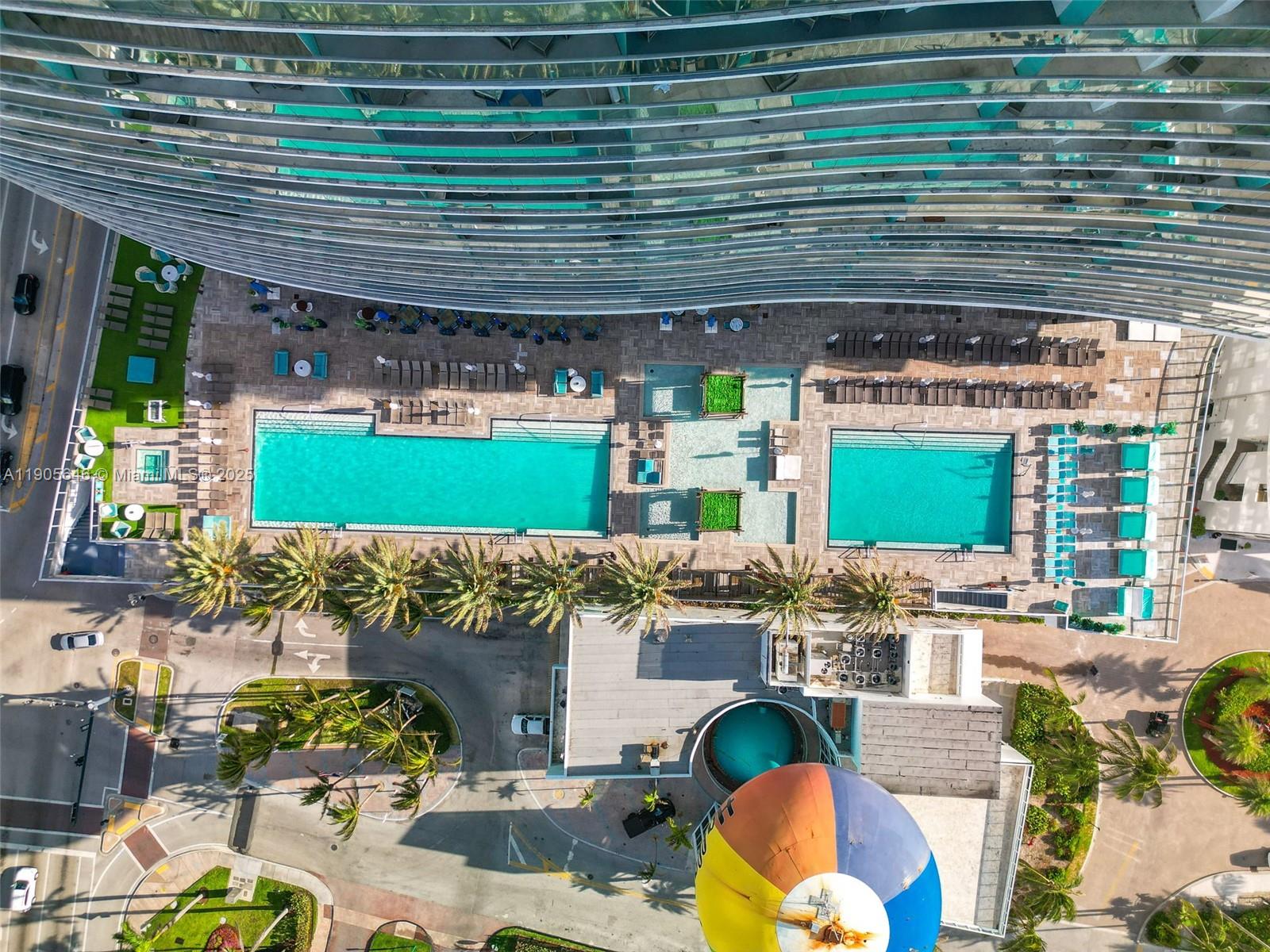 1001 3 / 3 1771 кв.футов $ 2025-10-30 0 Фото