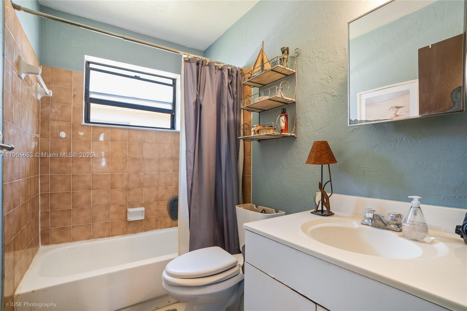   /  1926 sq. ft. $ 2025-10-30 0 Photo