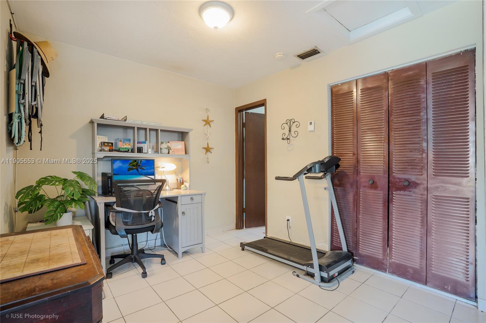   /  1926 sq. ft. $ 2025-10-30 0 Photo