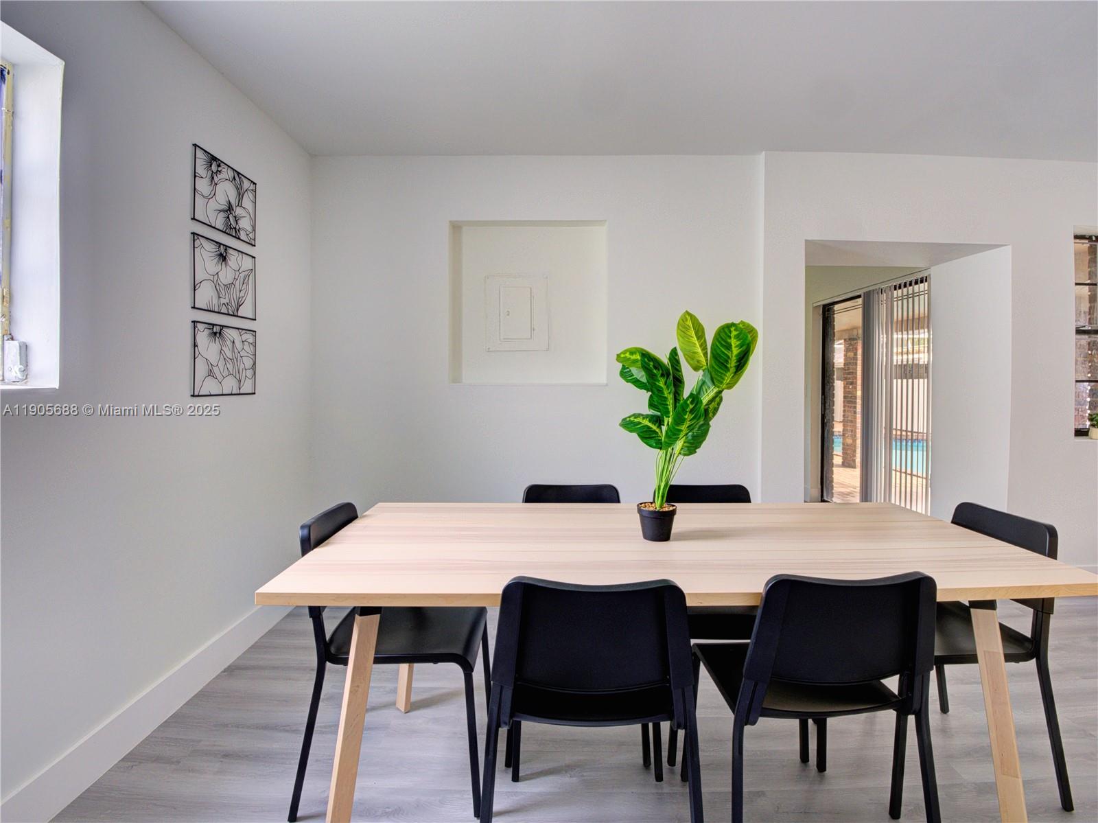 See details 2703 5 / 3 2856 sq. ft. $ 2025-10-30 0 Photo