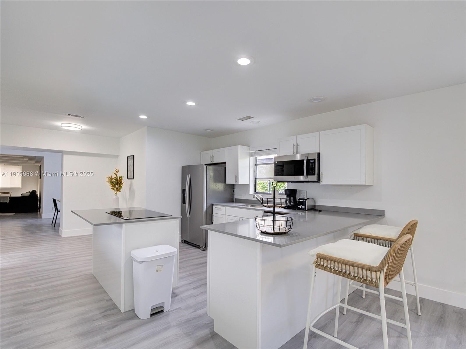 See details 2703 5 / 3 2856 sq. ft. $ 2025-10-30 0 Photo