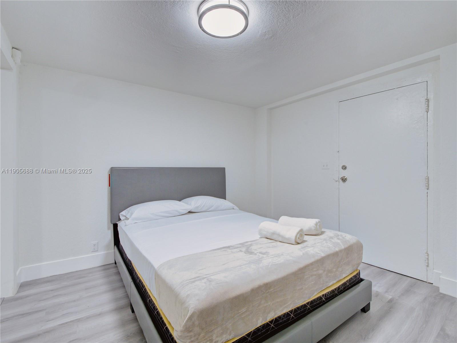 See details 2703 5 / 3 2856 sq. ft. $ 2025-10-30 0 Photo