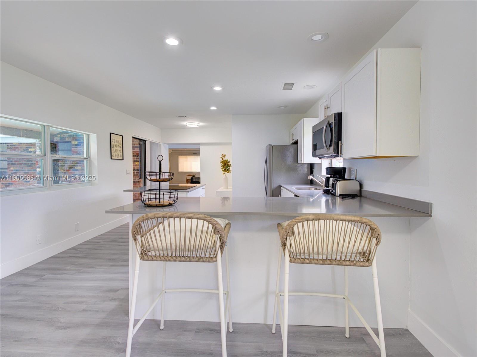 See details 2703 5 / 3 2856 sq. ft. $ 2025-10-30 0 Photo