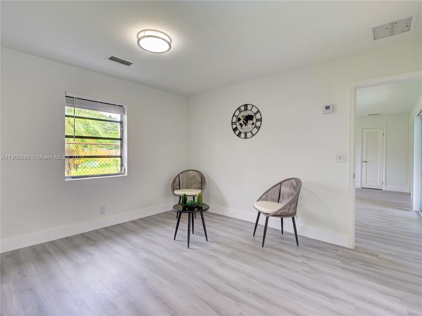 See details 2703 5 / 3 2856 sq. ft. $ 2025-10-30 0 Photo