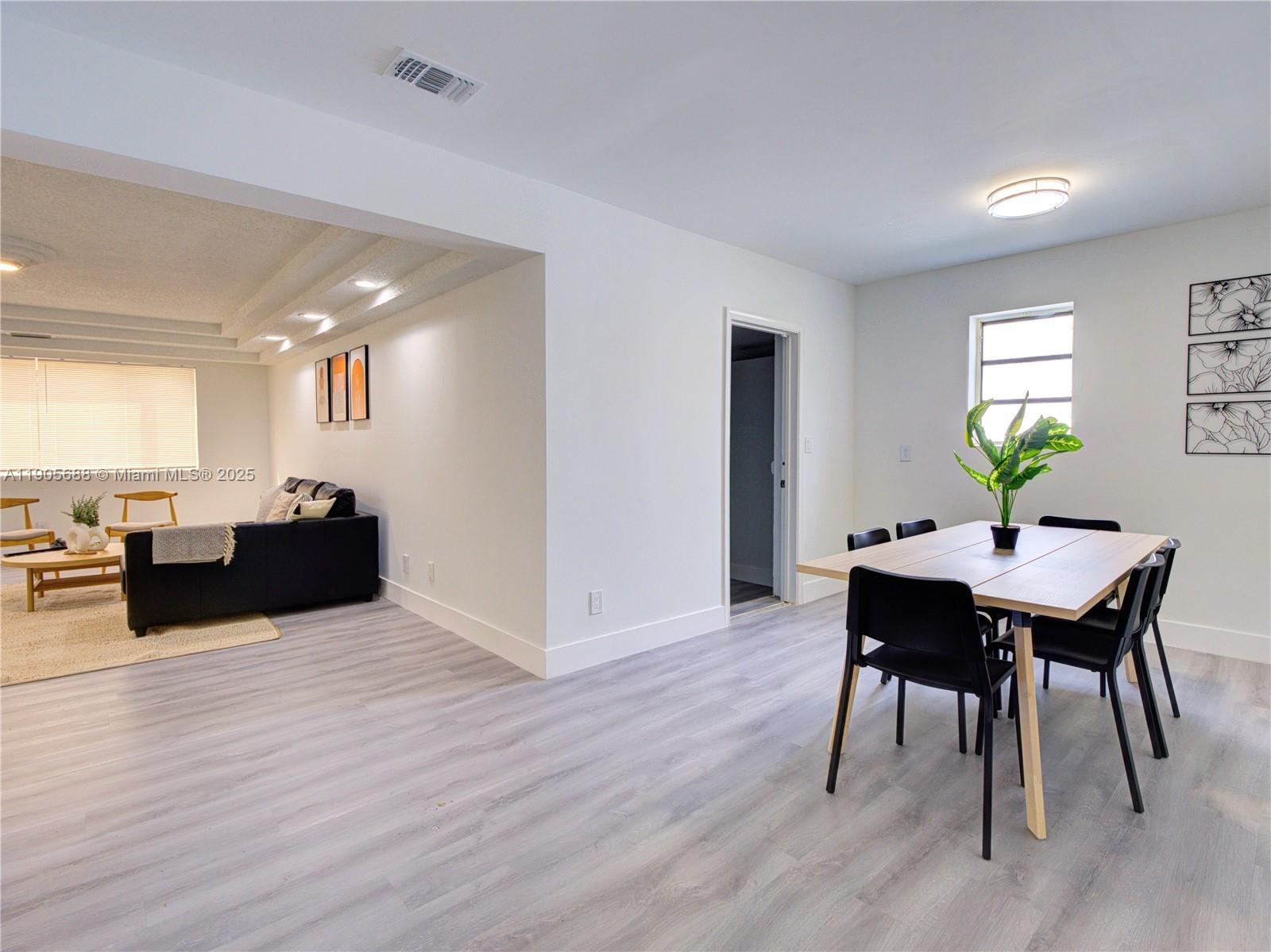 See details 2703 5 / 3 2856 sq. ft. $ 2025-10-30 0 Photo