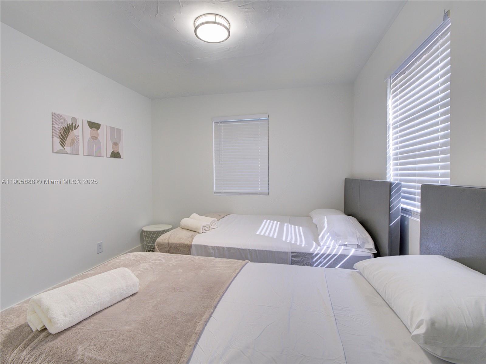 See details 2703 5 / 3 2856 sq. ft. $ 2025-10-30 0 Photo