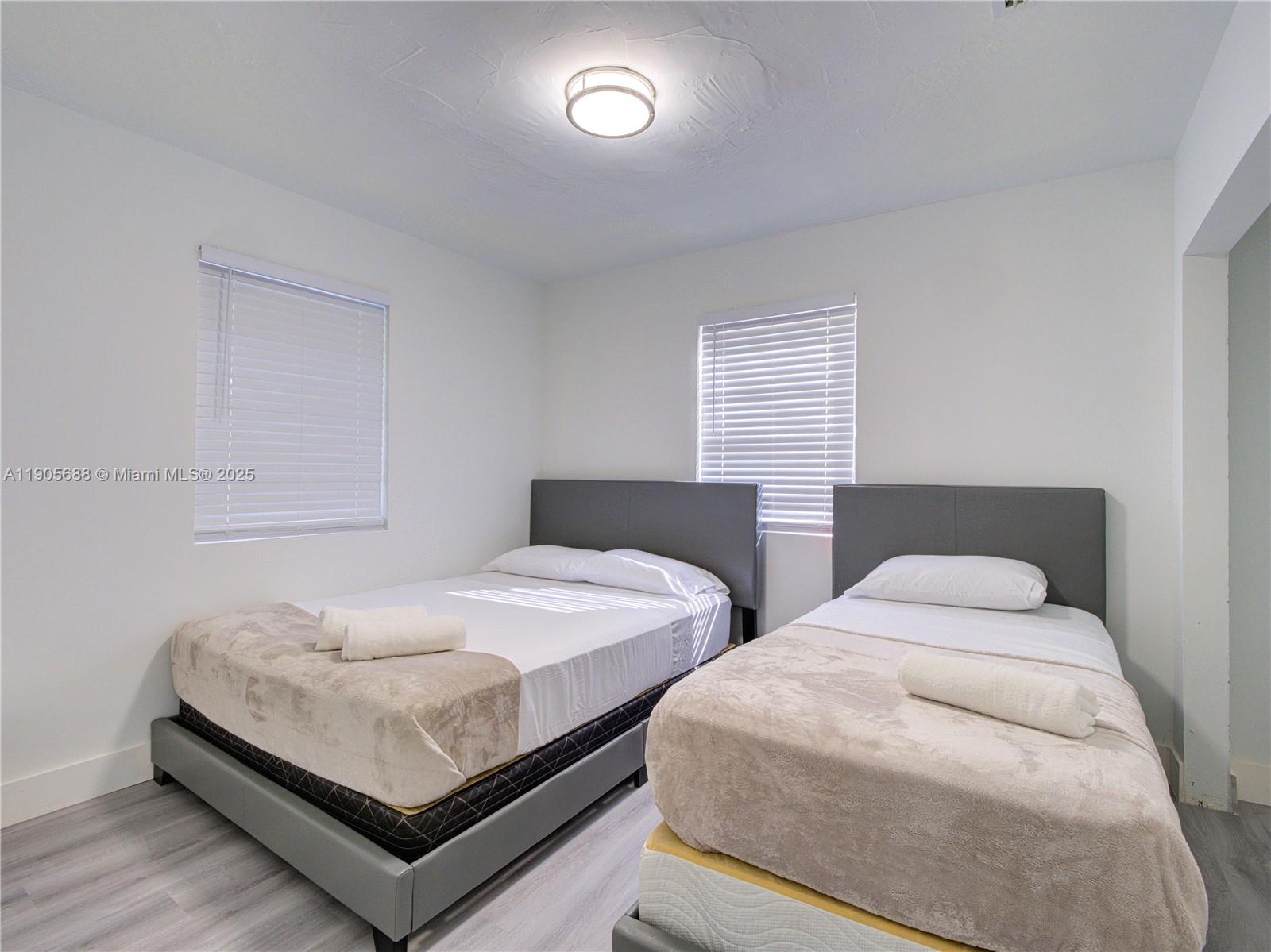 See details 2703 5 / 3 2856 sq. ft. $ 2025-10-30 0 Photo