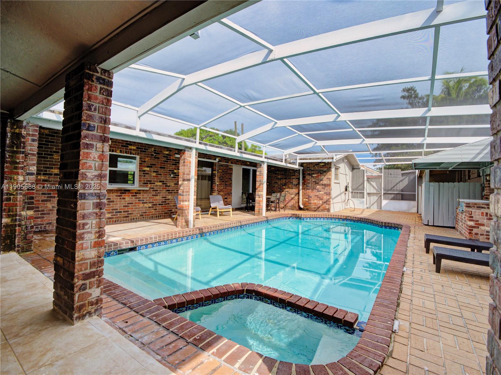 See details 2703 5 / 3 2856 sq. ft. $ 2025-10-30 0 Photo