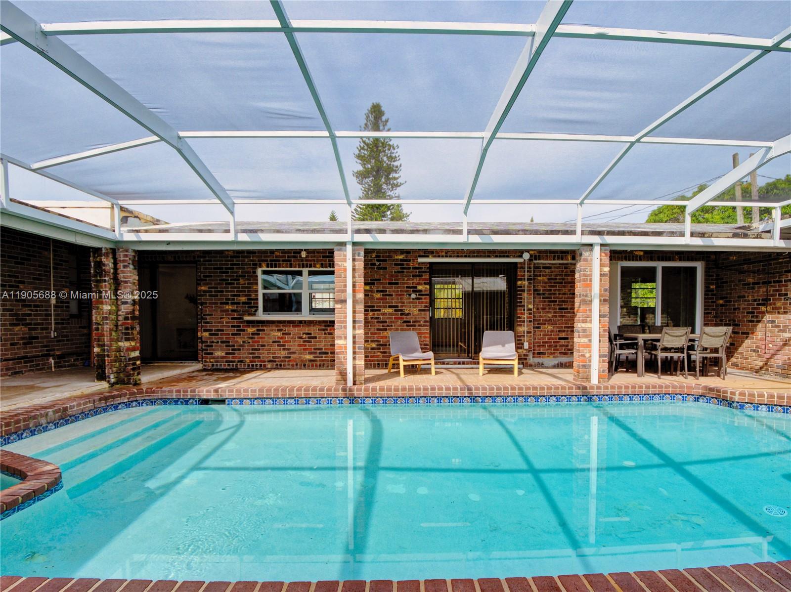 See details 2703 5 / 3 2856 sq. ft. $ 2025-10-30 0 Photo