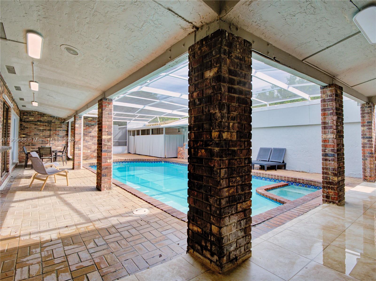 See details 2703 5 / 3 2856 sq. ft. $ 2025-10-30 0 Photo