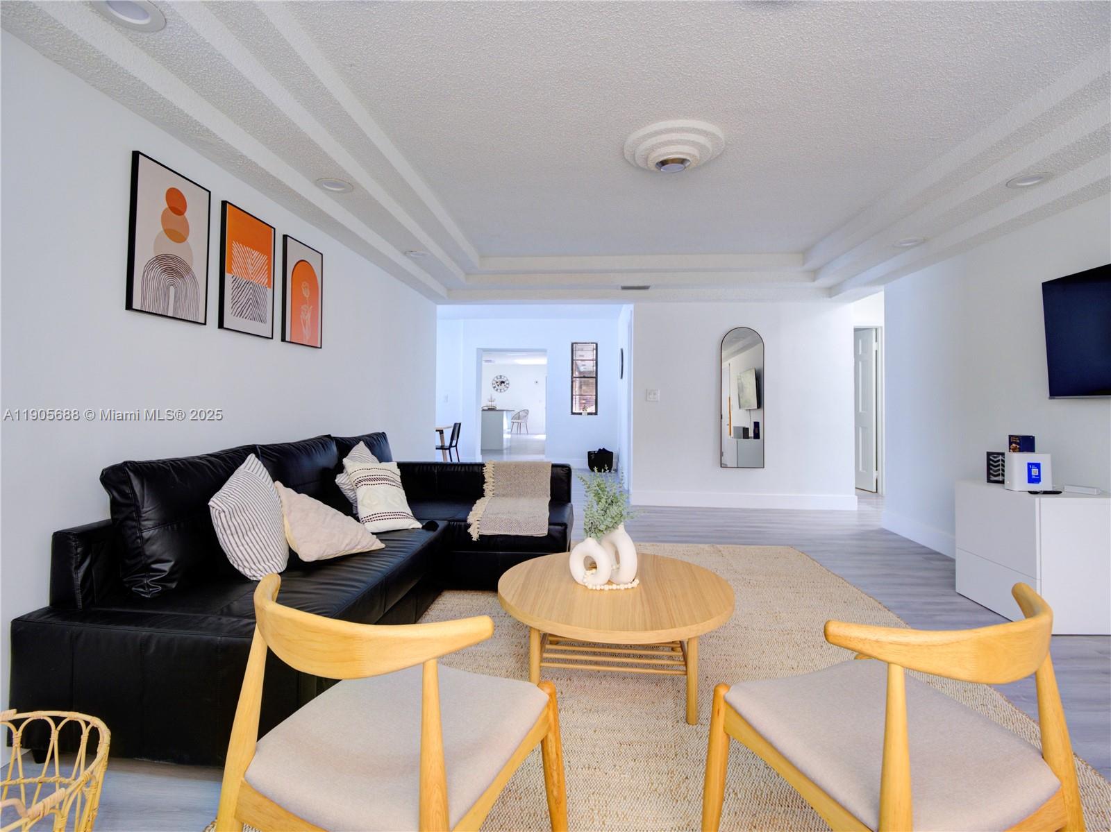 See details 2703 5 / 3 2856 sq. ft. $ 2025-10-30 0 Photo