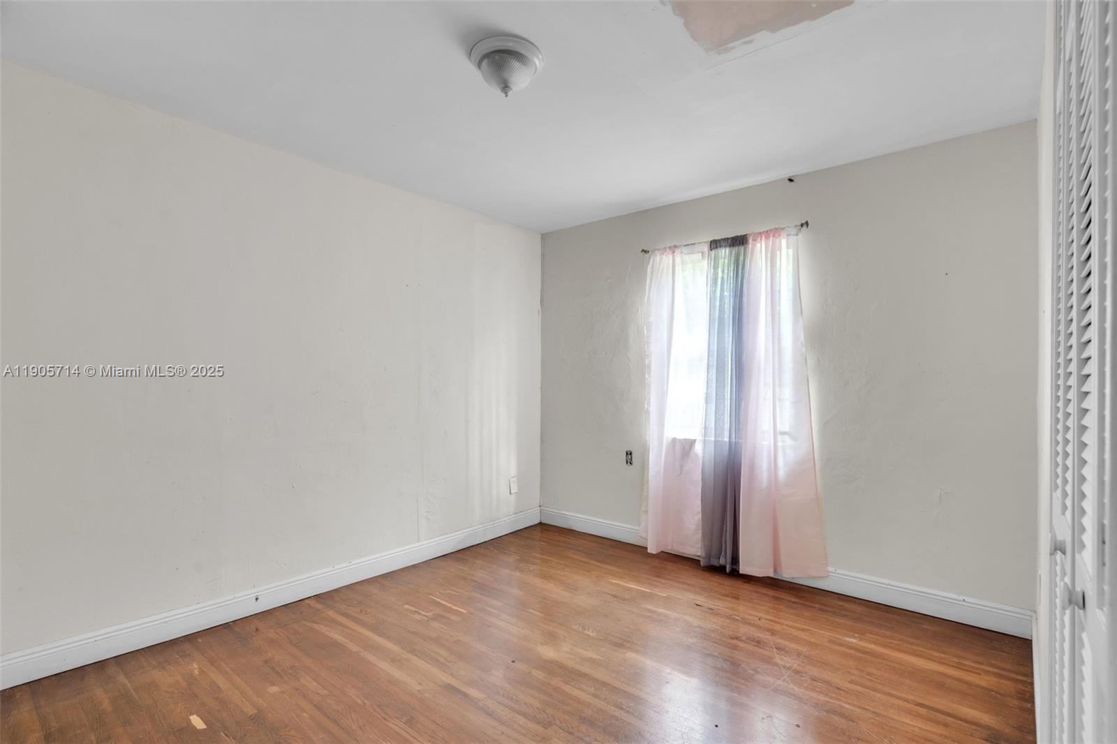   /  2356 sq. ft. $ 2025-10-30 0 Photo