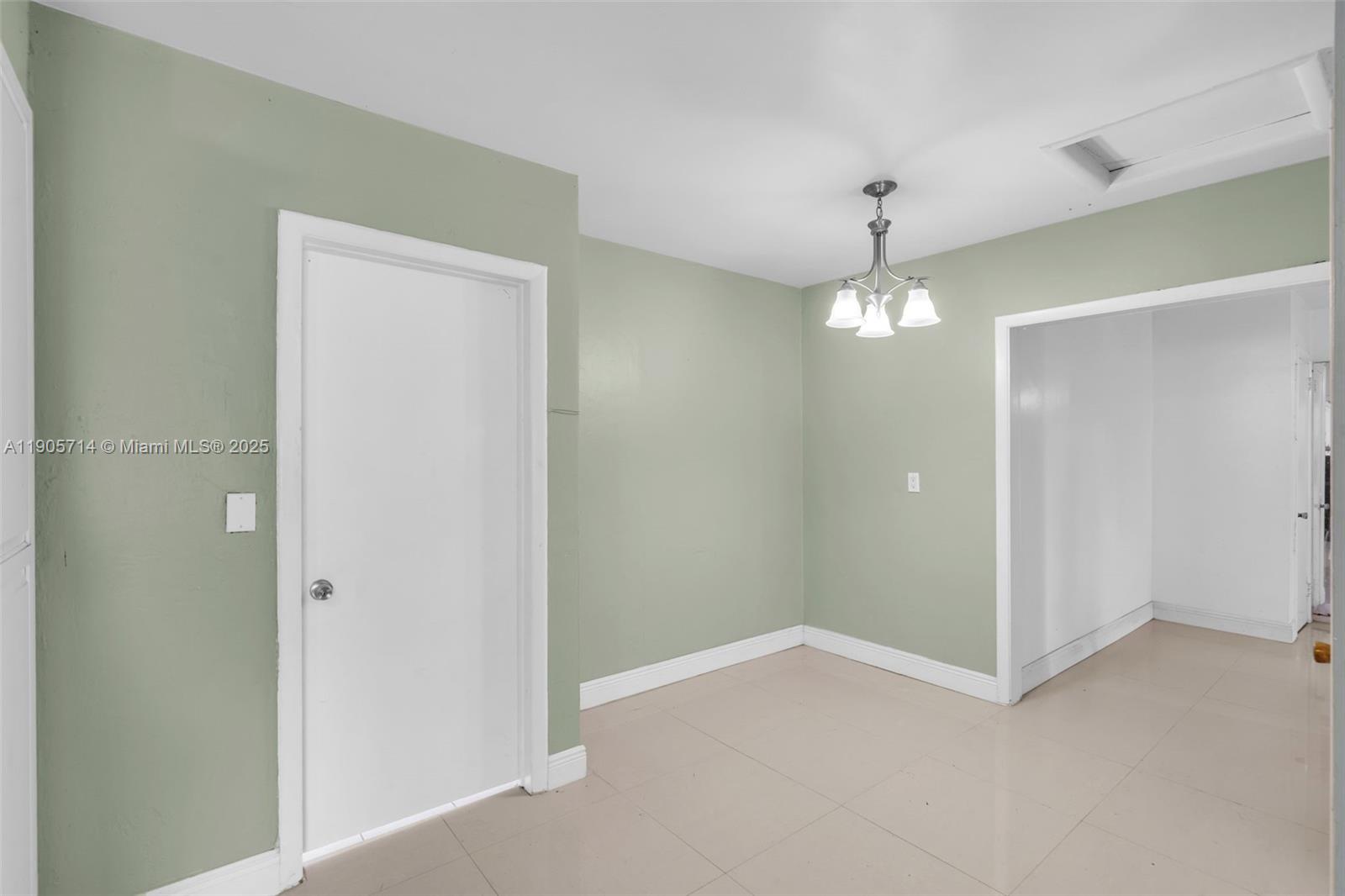   /  2356 sq. ft. $ 2025-10-30 0 Photo