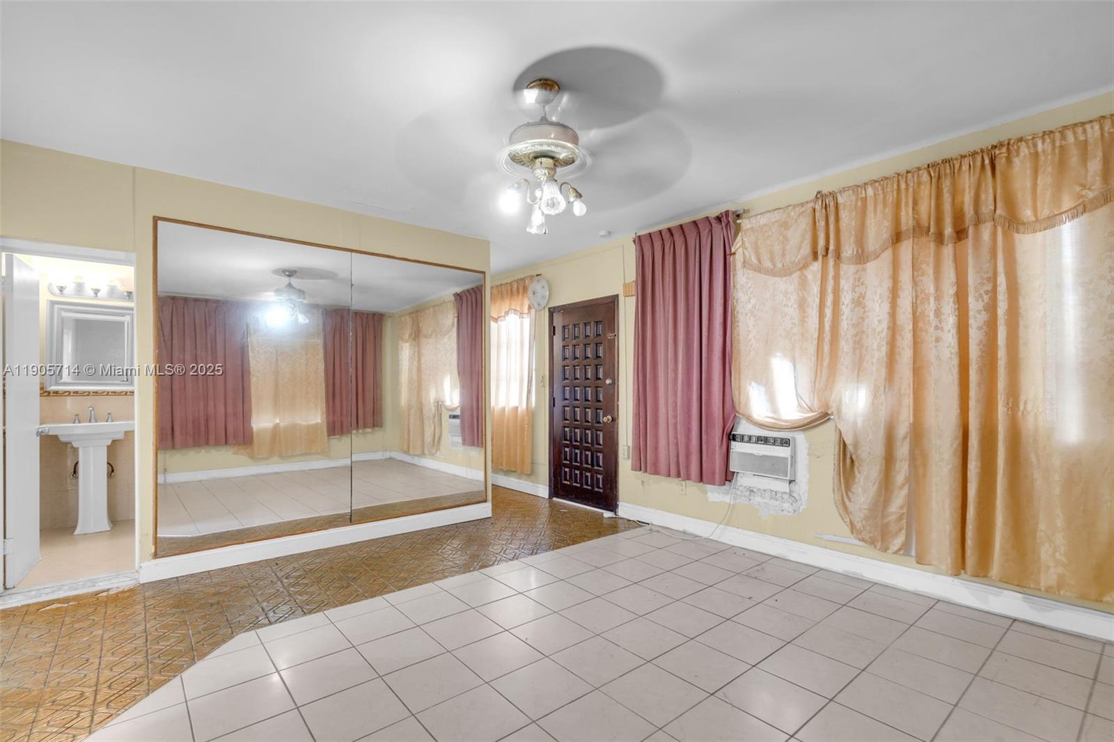   /  2356 sq. ft. $ 2025-10-30 0 Photo