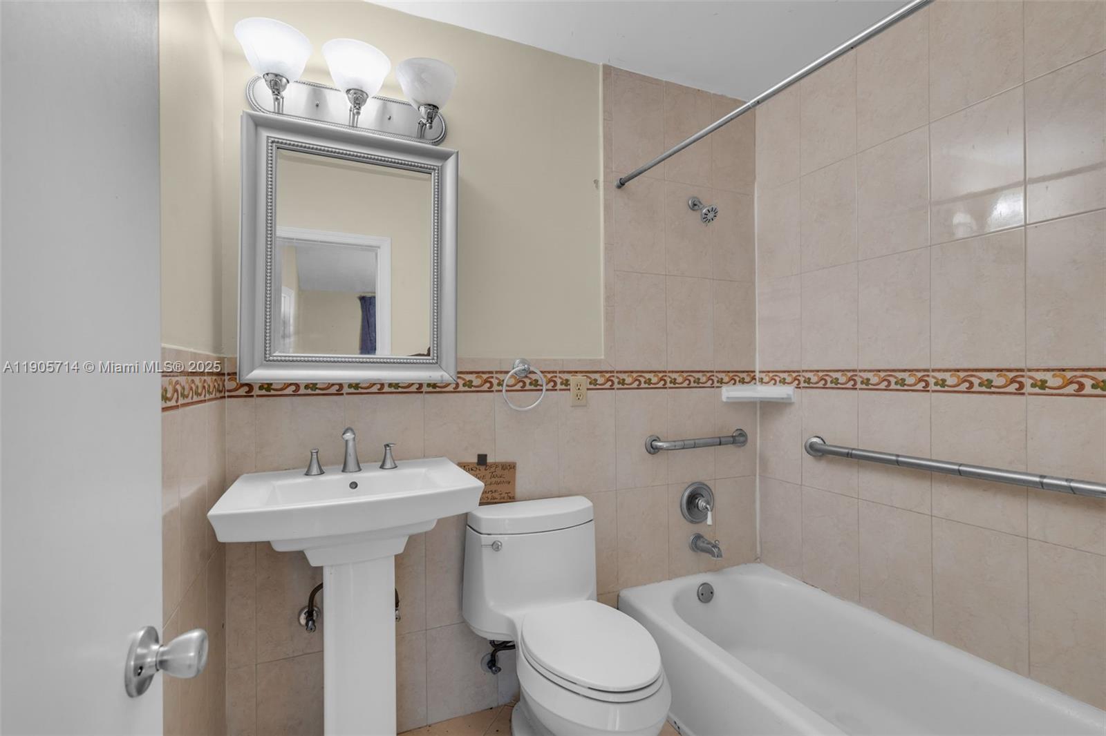   /  2356 sq. ft. $ 2025-10-30 0 Photo