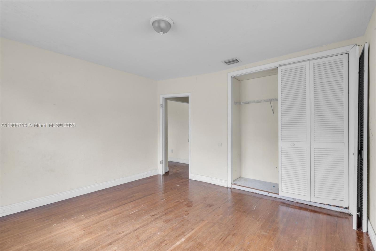   /  2356 sq. ft. $ 2025-10-30 0 Photo