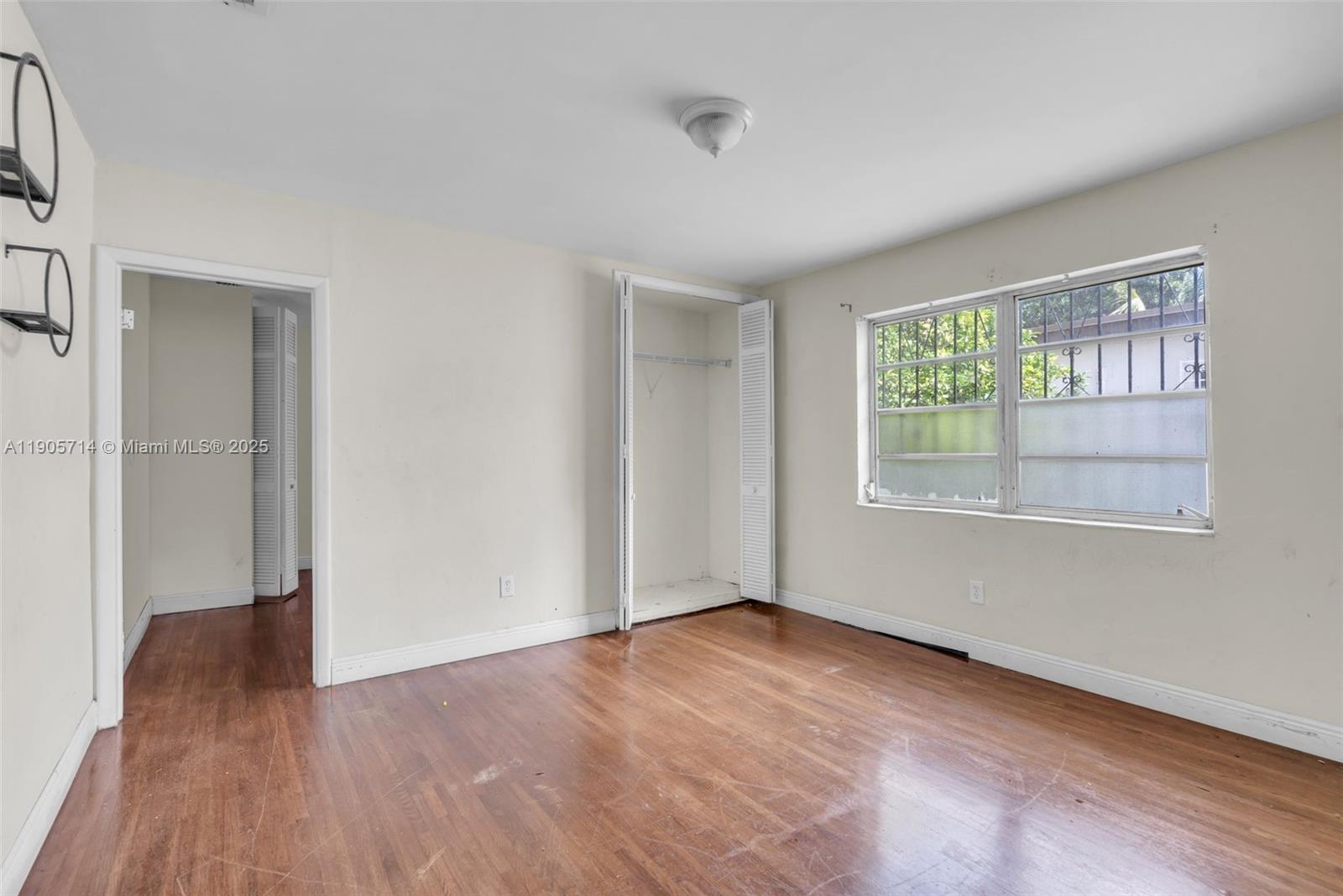   /  2356 sq. ft. $ 2025-10-30 0 Photo