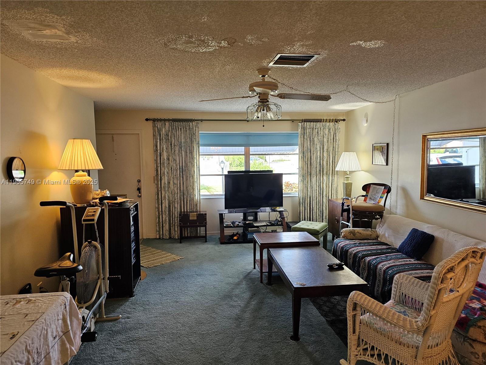 2300 2 / 2 1428 кв.футов $ 2025-10-30 0 Фото