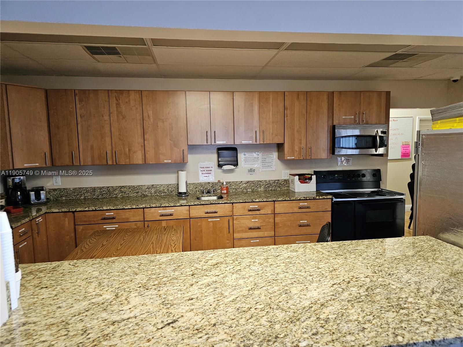 2300 2 / 2 1428 кв.футов $ 2025-10-30 0 Фото