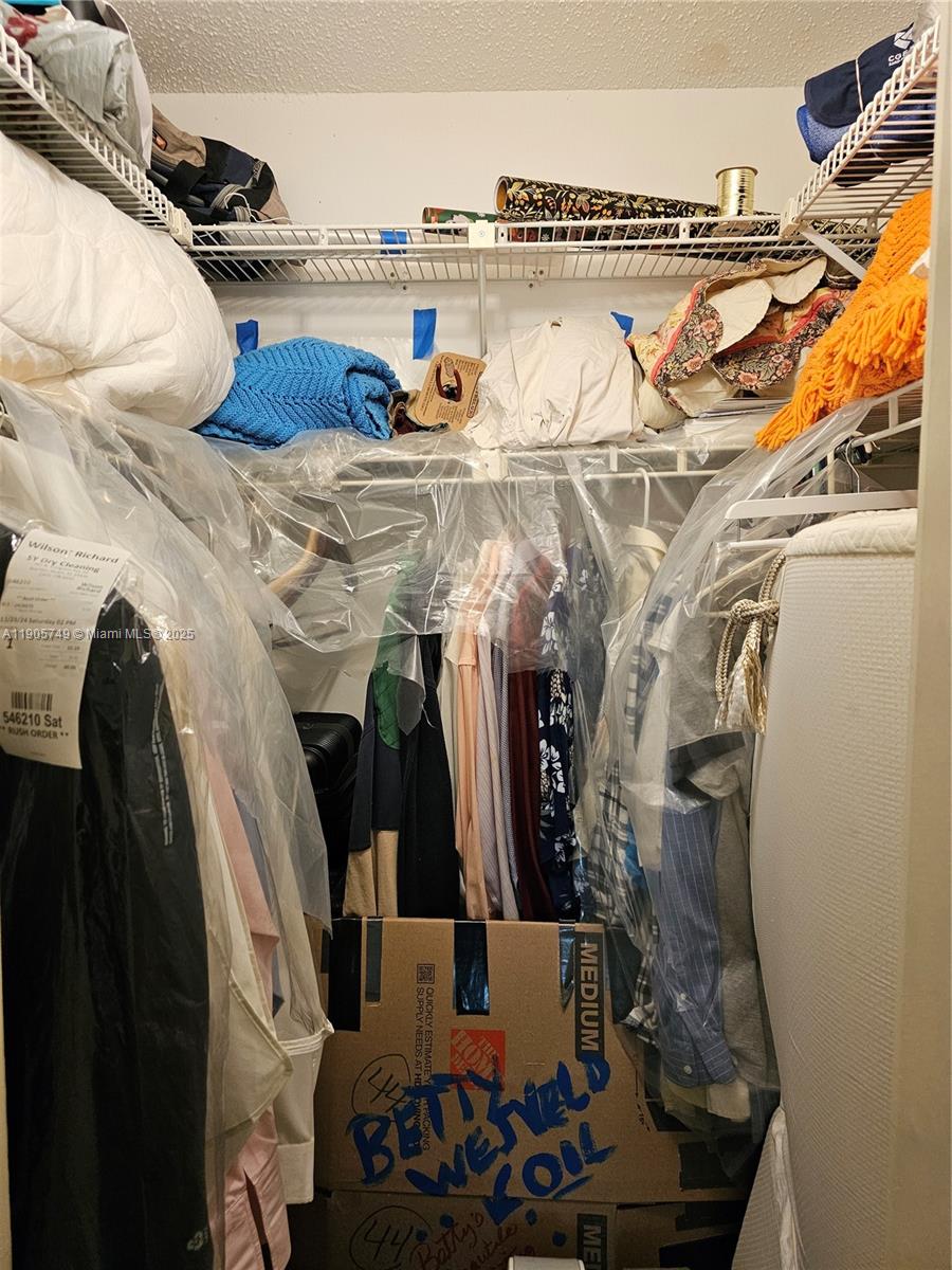 2300 2 / 2 1428 кв.футов $ 2025-10-30 0 Фото