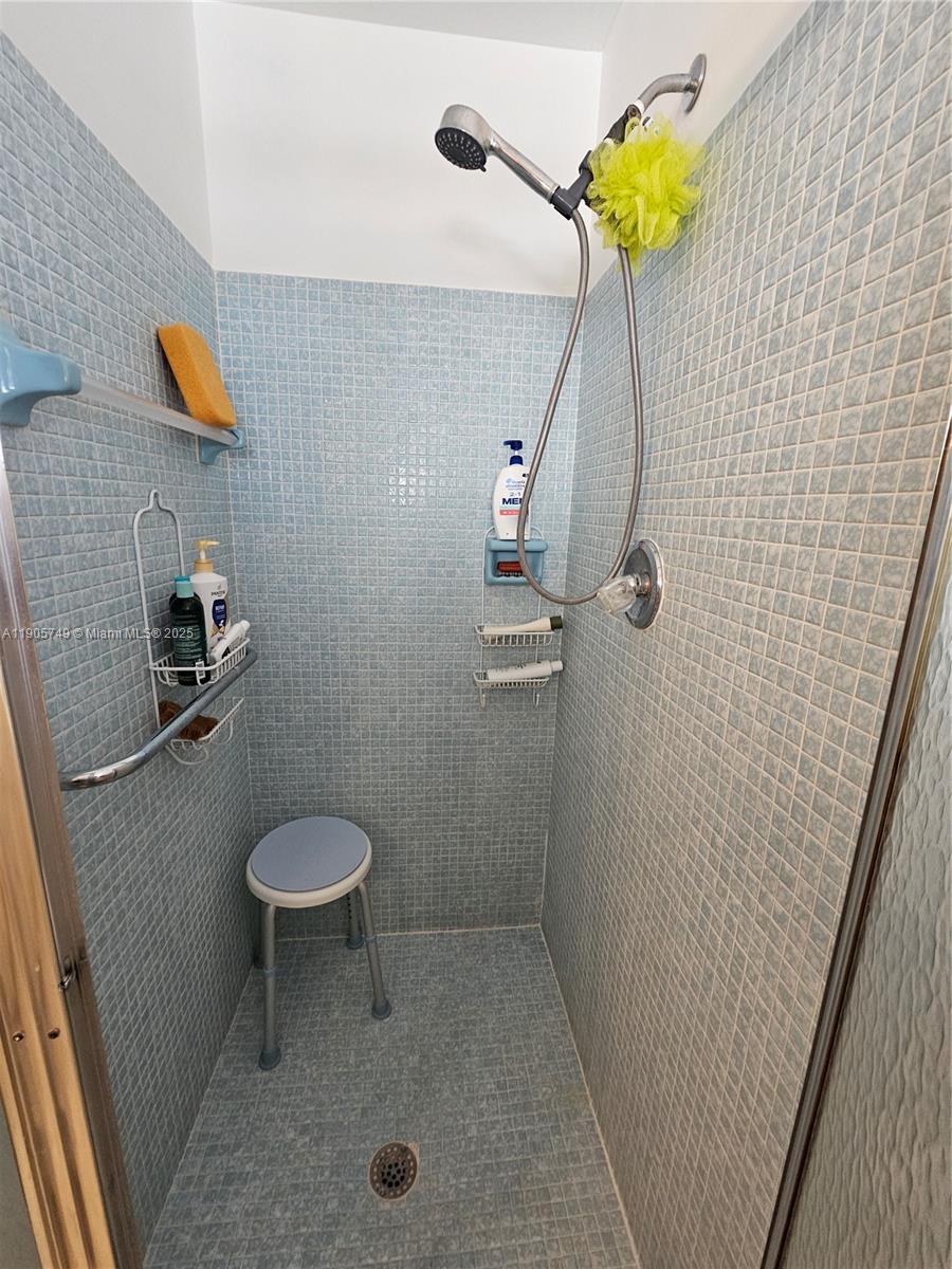 2300 2 / 2 1428 кв.футов $ 2025-10-30 0 Фото