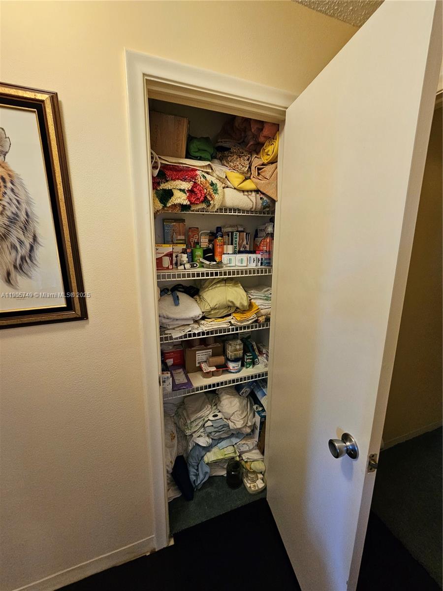 2300 2 / 2 1428 кв.футов $ 2025-10-30 0 Фото