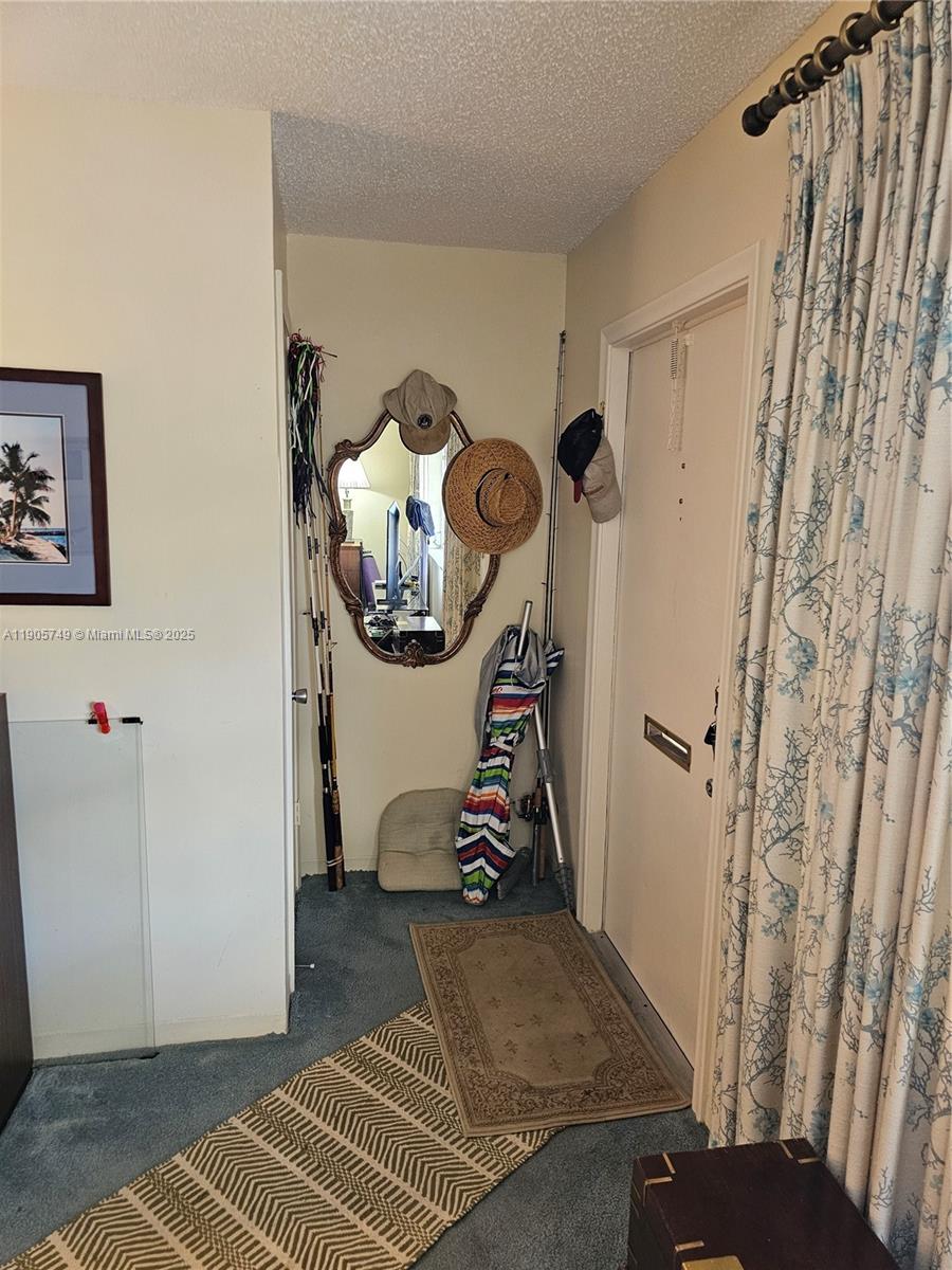 2300 2 / 2 1428 кв.футов $ 2025-10-30 0 Фото