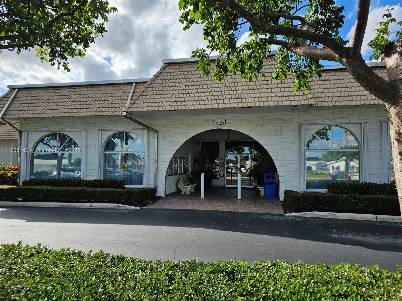 2300 2 / 2 1428 кв.футов $ 2025-10-30 0 Фото