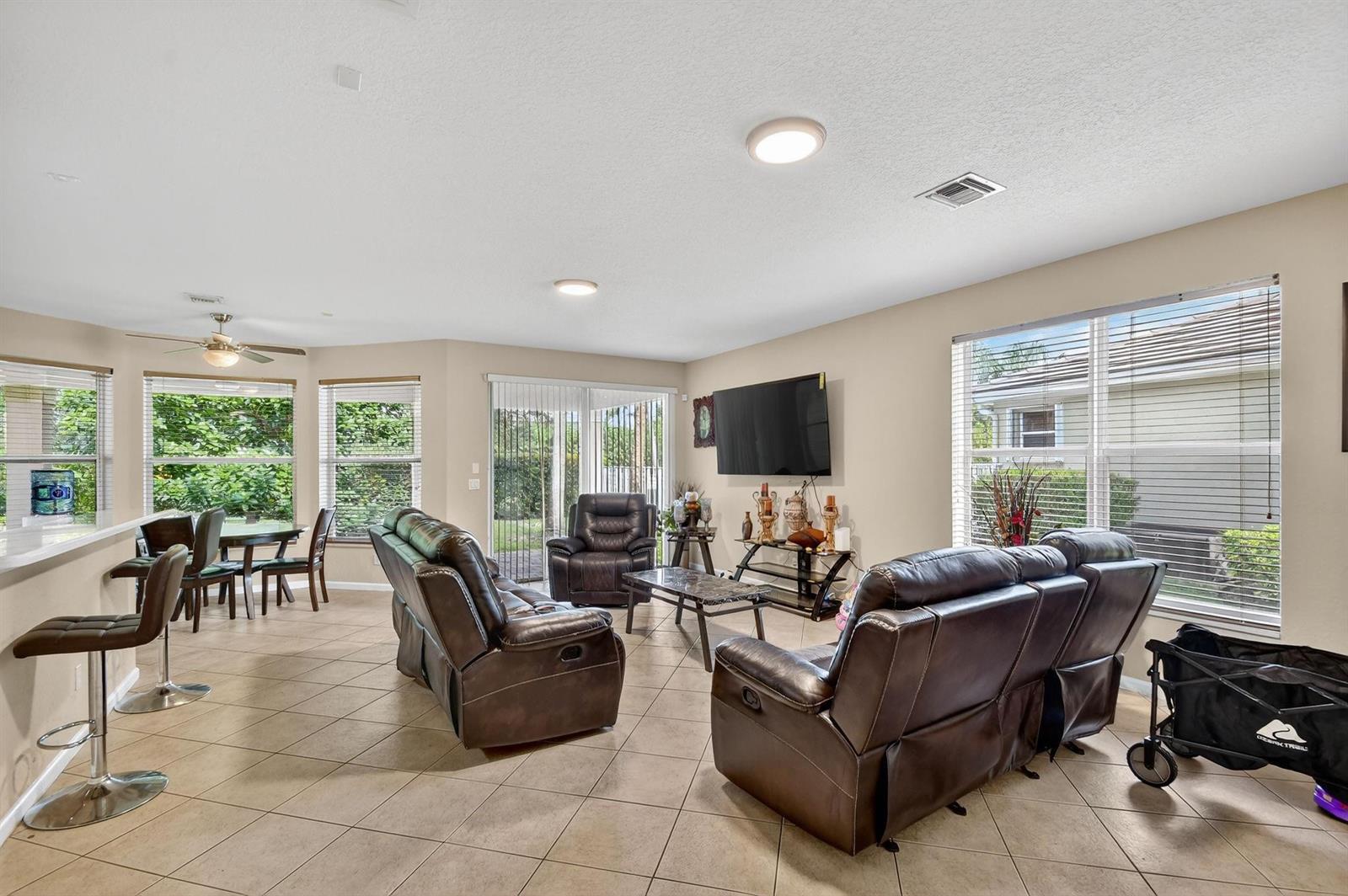 9393 7 / 5 4096 sq. ft. $ 2026-06-24 0 Photo