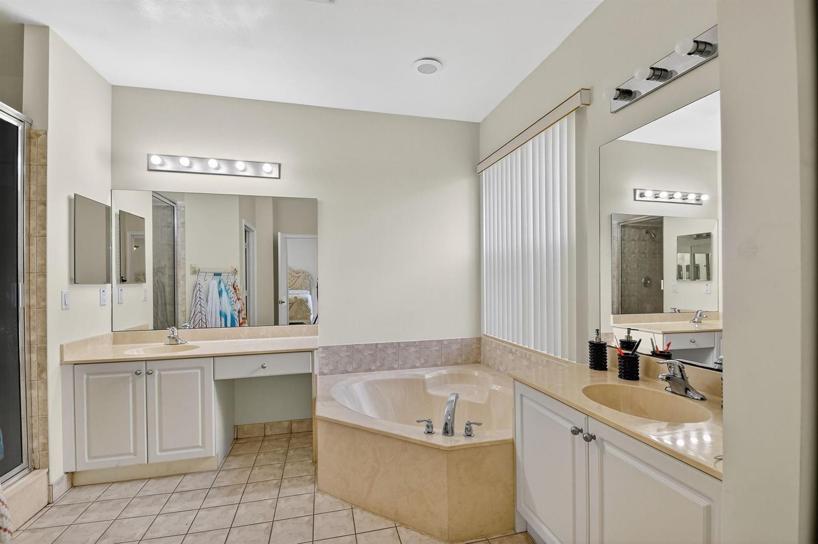 9393 7 / 5 4096 sq. ft. $ 2026-06-24 0 Photo