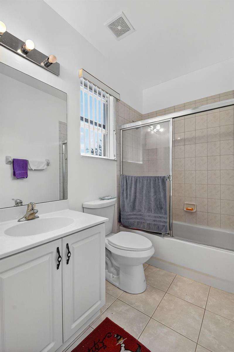 9393 7 / 5 4096 sq. ft. $ 2026-06-24 0 Photo