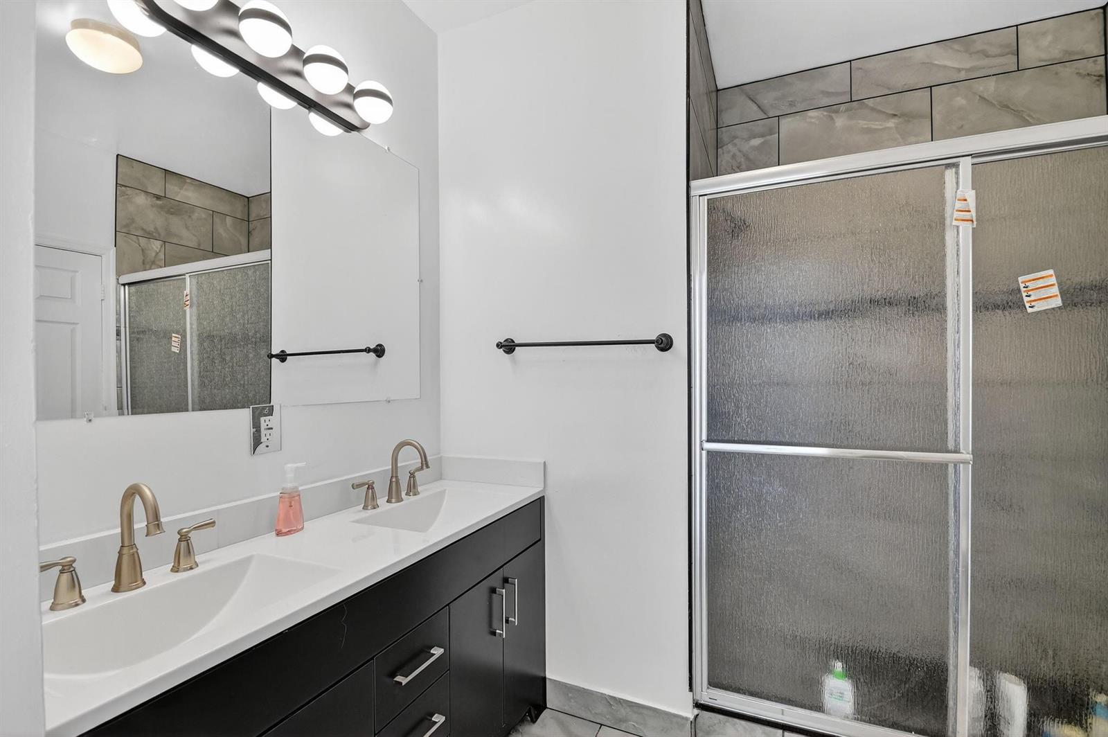 9393 7 / 5 4096 sq. ft. $ 2026-06-24 0 Photo