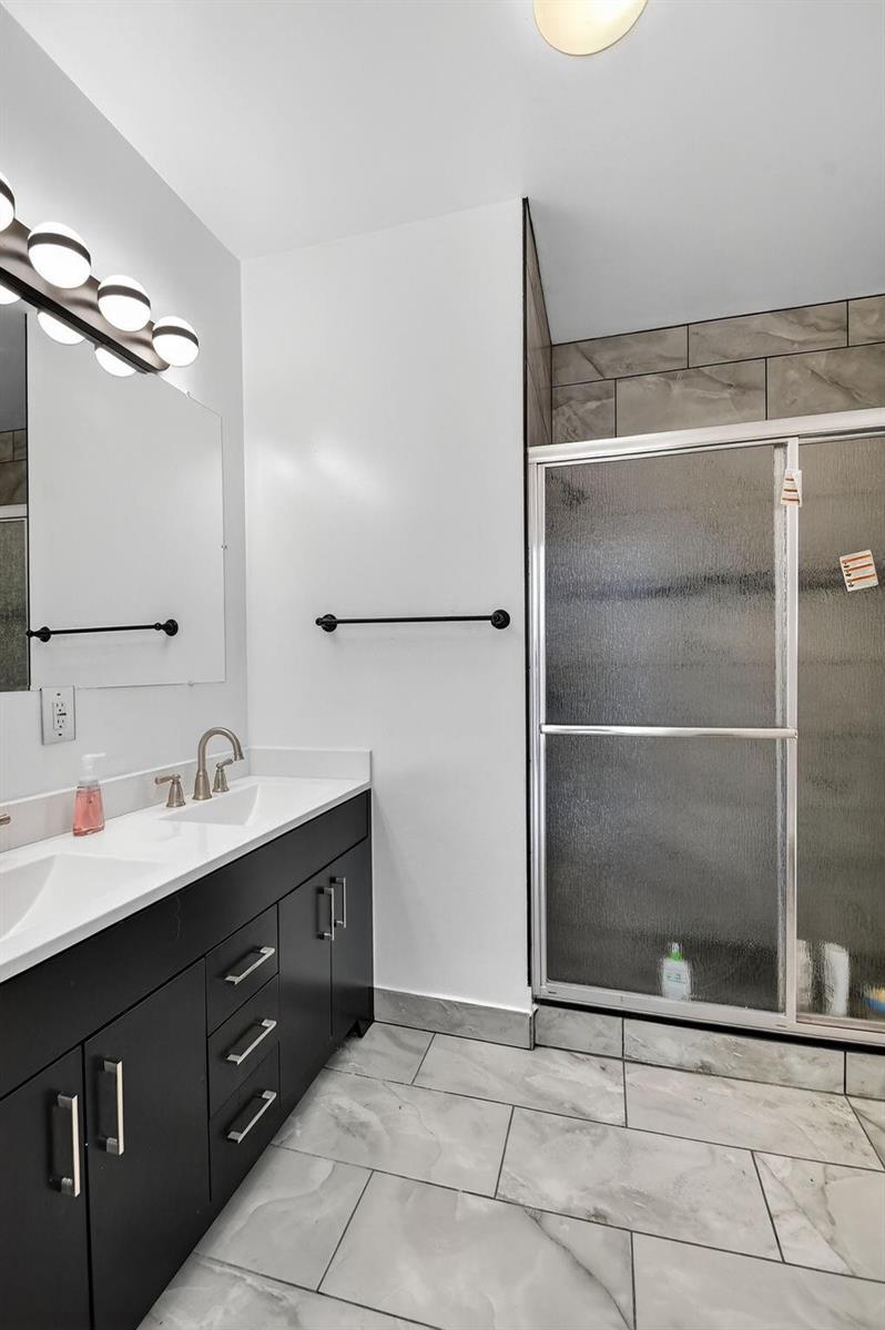 9393 7 / 5 4096 sq. ft. $ 2026-06-24 0 Photo