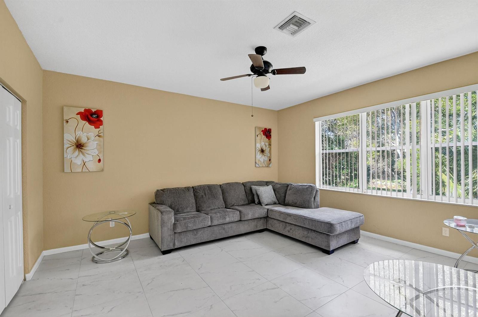 9393 7 / 5 4096 sq. ft. $ 2026-06-24 0 Photo