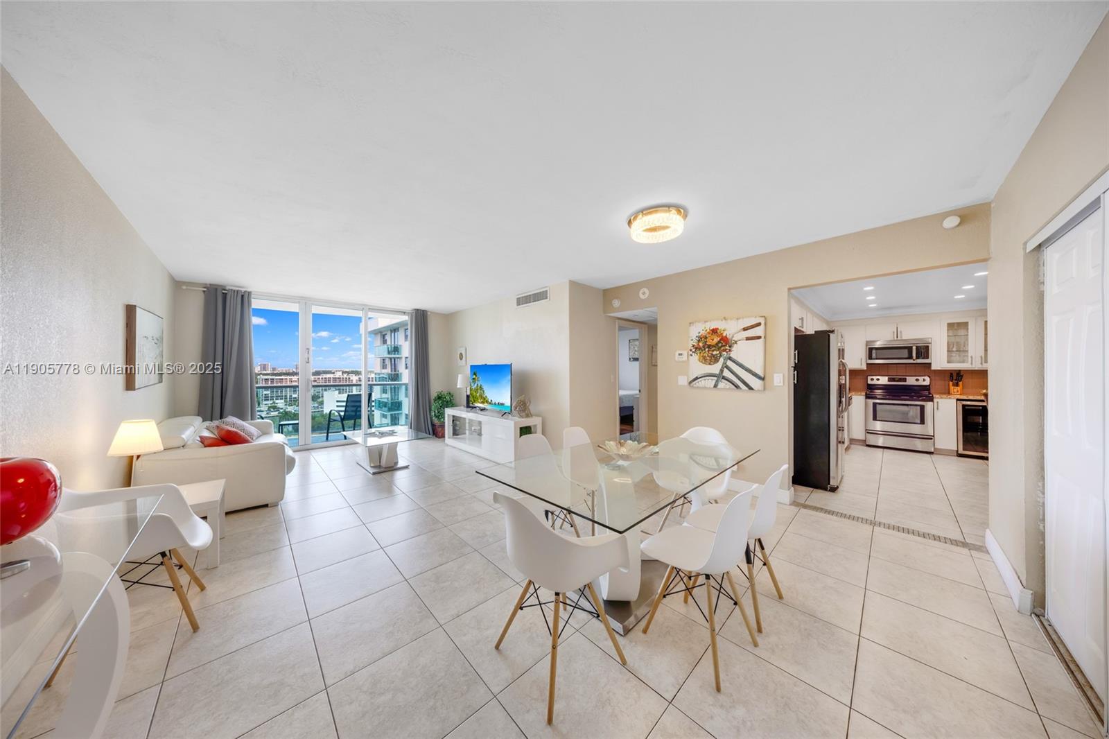 Photo of 3801 Ocean Dr  #15R, Hollywood, Florida, 33019 - 