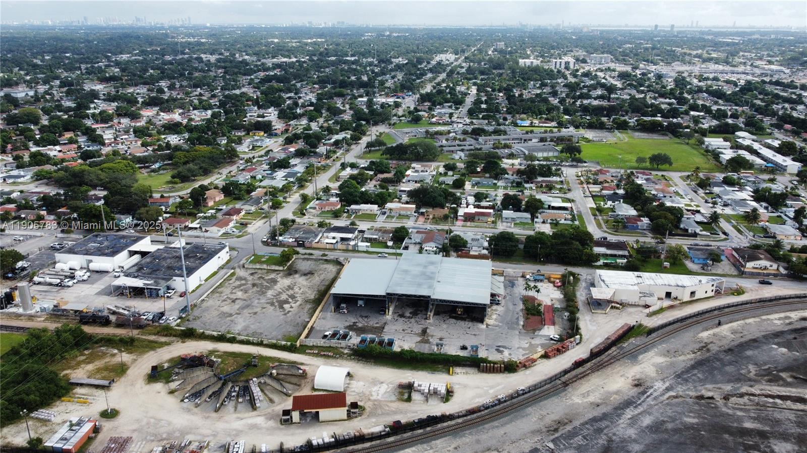   /   sq. ft. $ 2025-10-30 0 foto