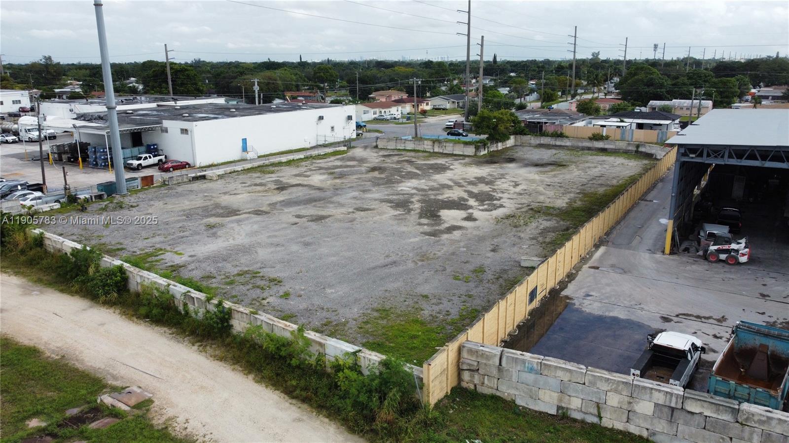   /   sq. ft. $ 2025-10-30 0 foto