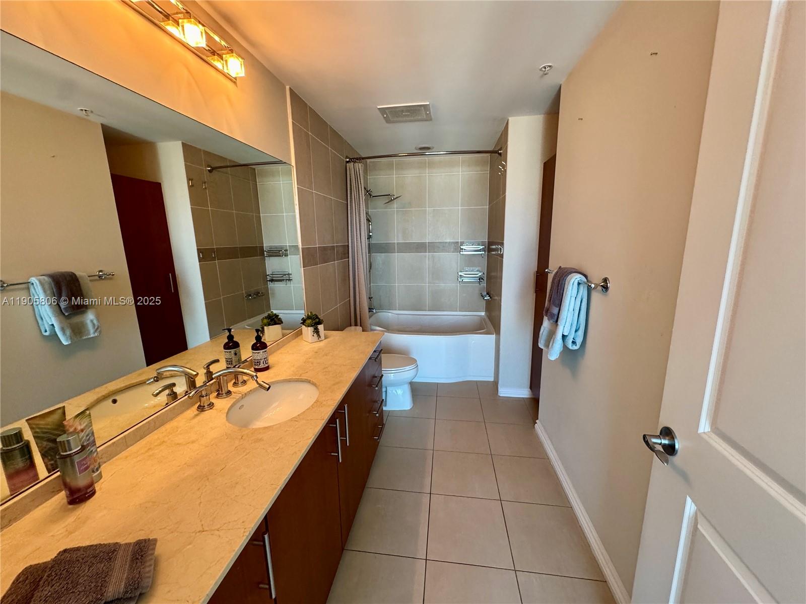 Photo of 1945 Ocean Dr #2311, Hallandale Beach, Florida, 33009 -