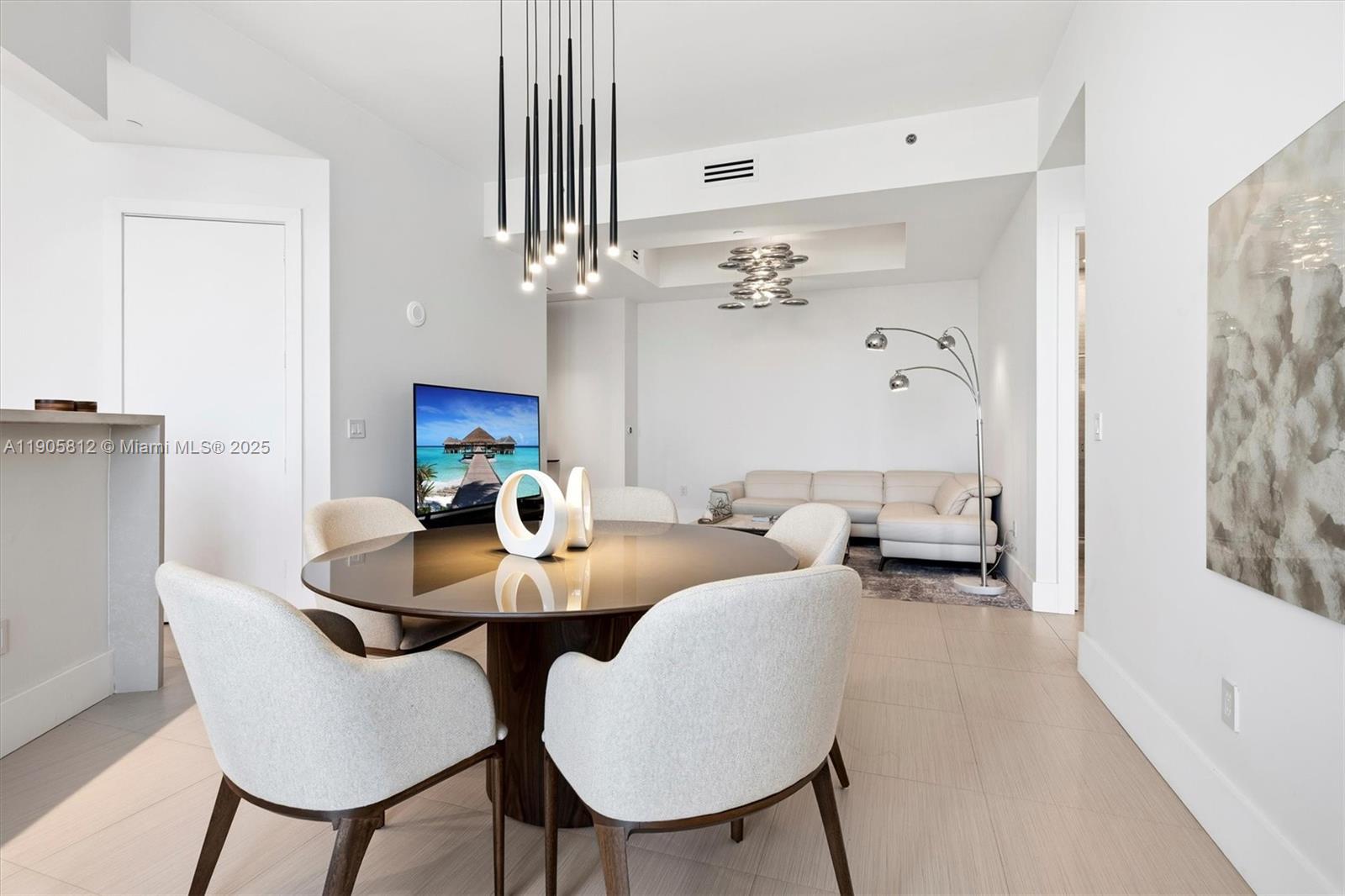 See details 3405 2 / 2 1463 sq. ft. $ 2025-10-30 0 Photo