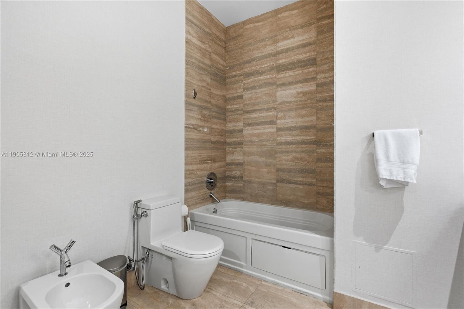 See details 3405 2 / 2 1463 sq. ft. $ 2025-10-30 0 Photo