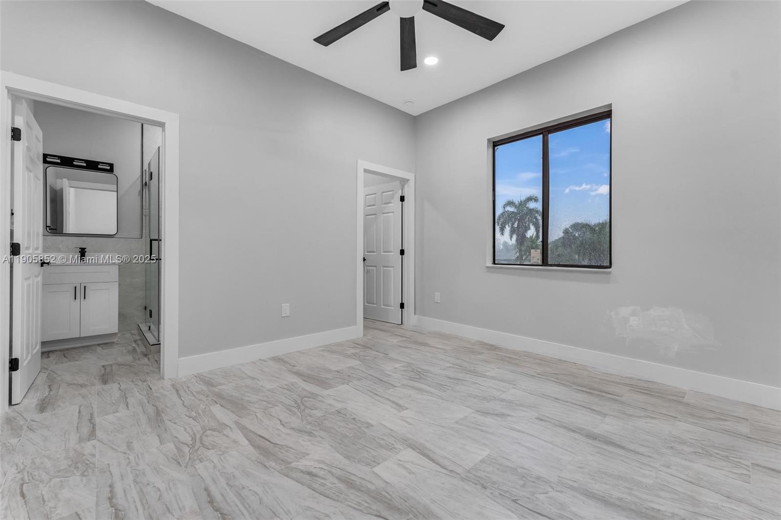 See details / 4337 sq. ft. $ 2025-10-31 0 Photo