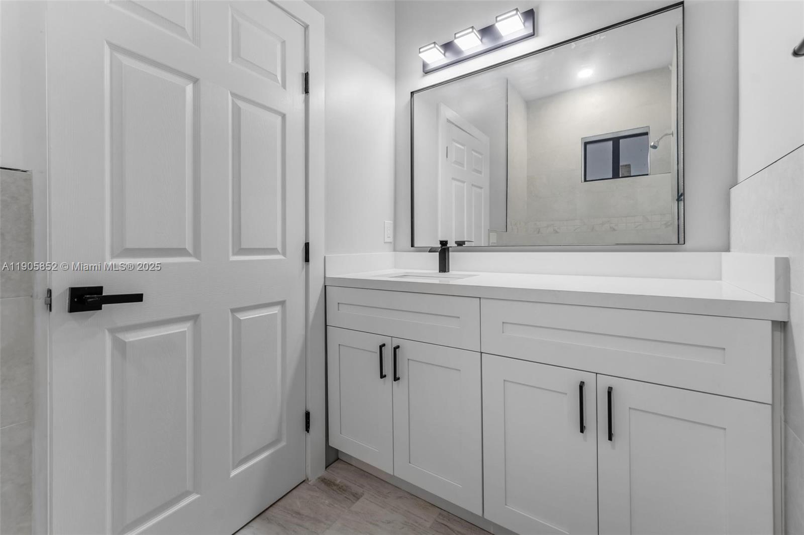 See details / 4337 sq. ft. $ 2025-10-31 0 Photo