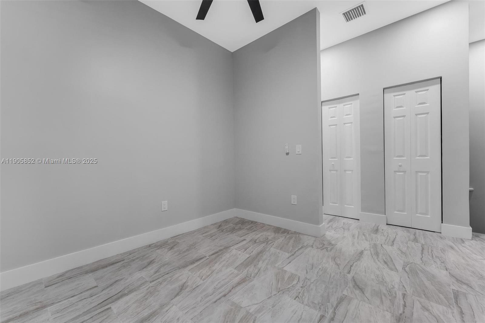 See details / 4337 sq. ft. $ 2025-10-31 0 Photo