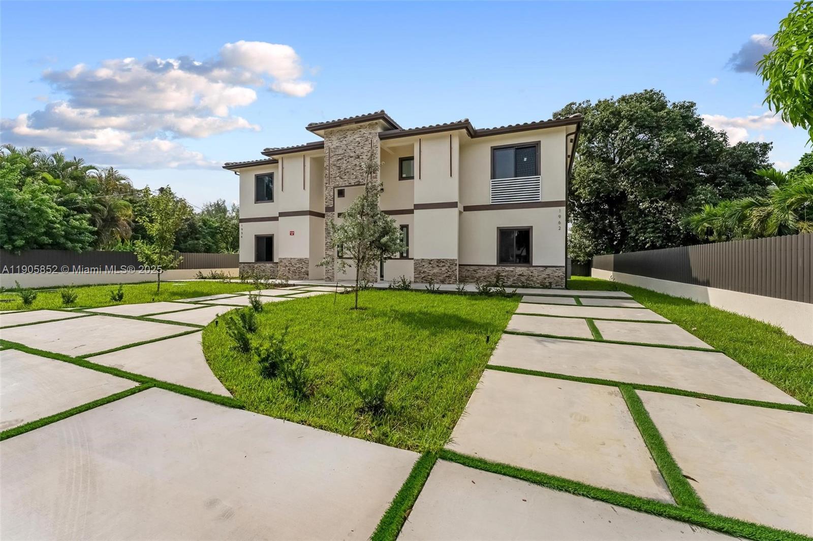 See details / 4337 sq. ft. $ 2025-10-31 0 Photo