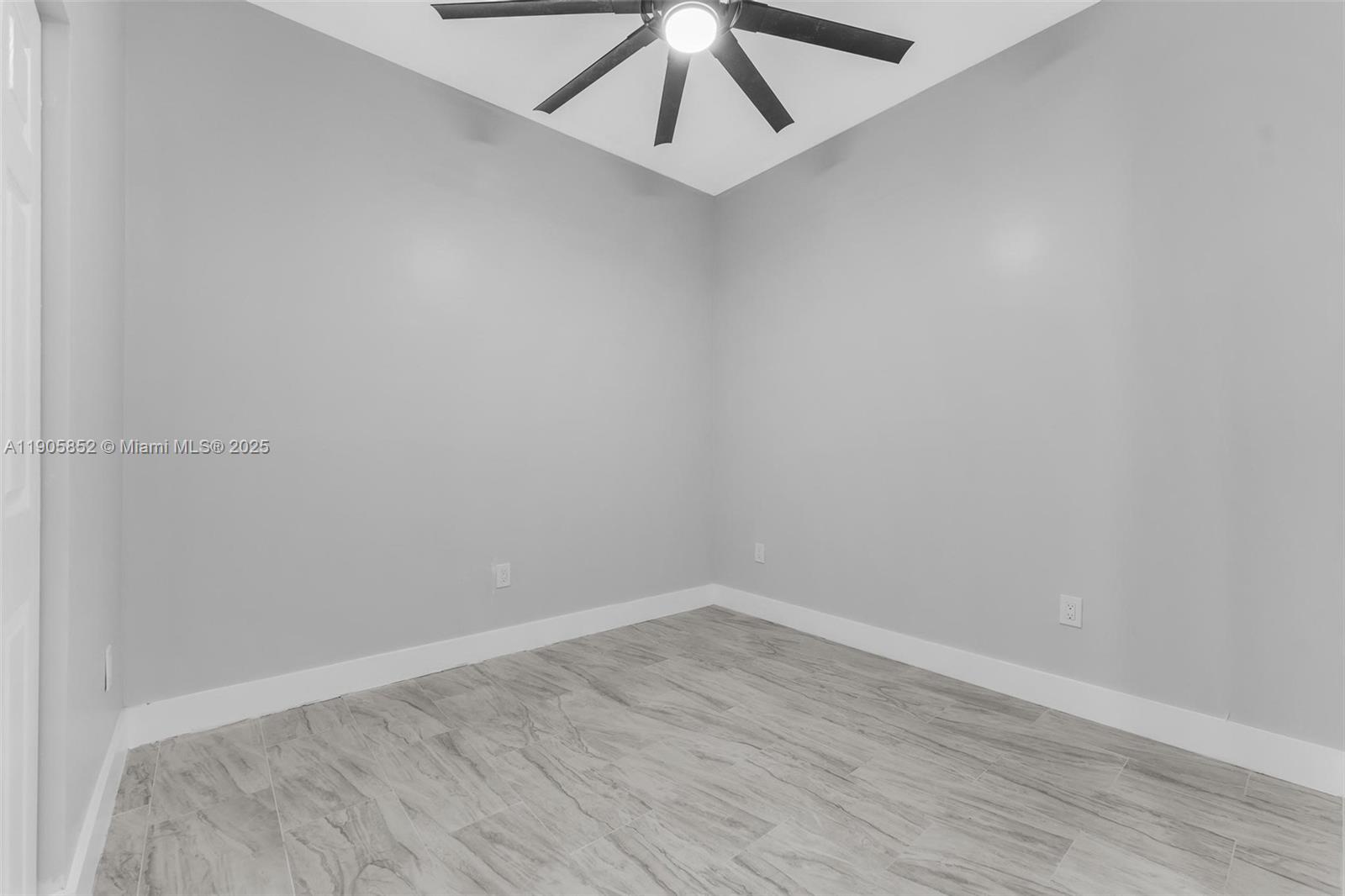 See details / 4337 sq. ft. $ 2025-10-31 0 Photo
