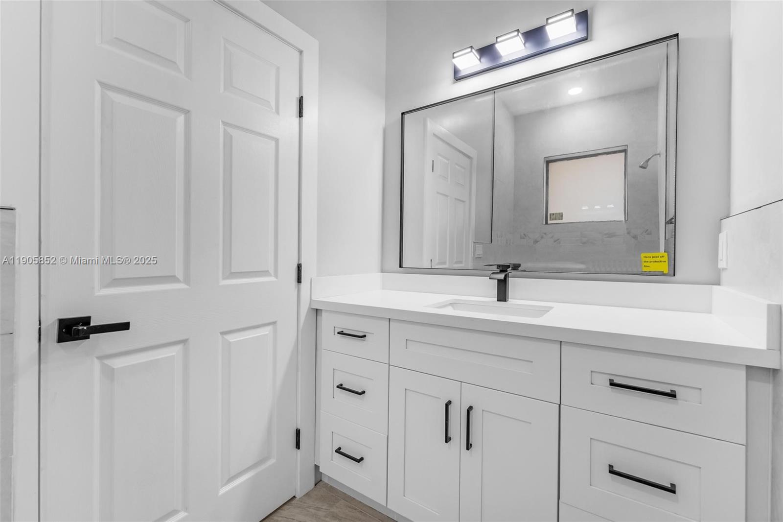 See details / 4337 sq. ft. $ 2025-10-31 0 Photo