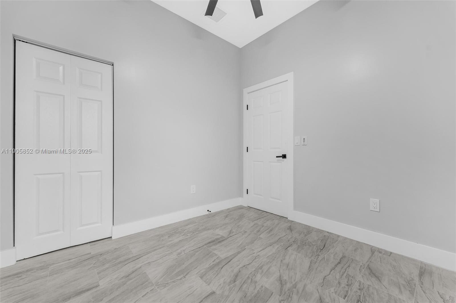 See details / 4337 sq. ft. $ 2025-10-31 0 Photo