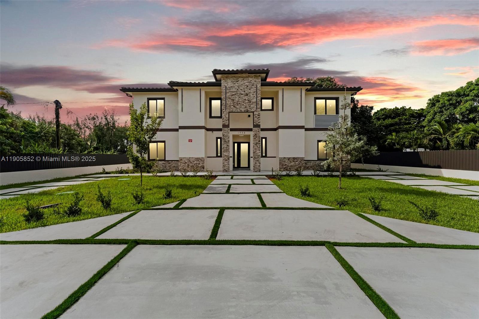 See details / 4337 sq. ft. $ 2025-10-31 0 Photo